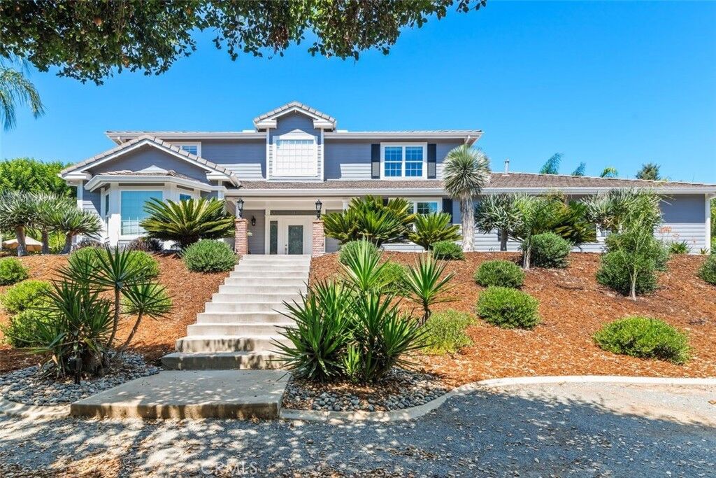 Property Photo:  3912 Cirro Vista Way  CA 92028 