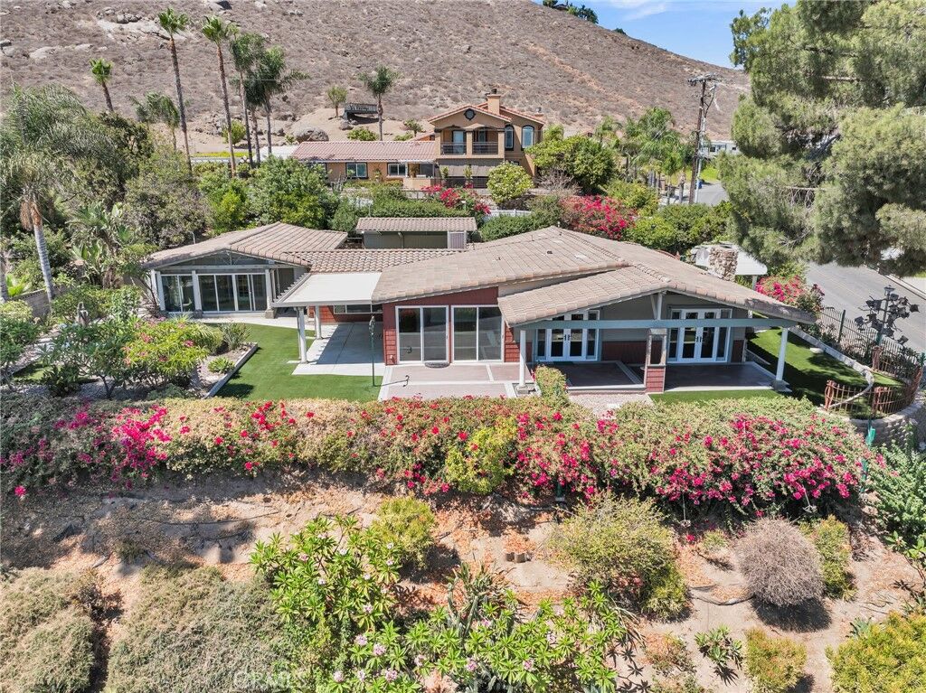 Property Photo:  7291 Via Escalante  CA 92509 