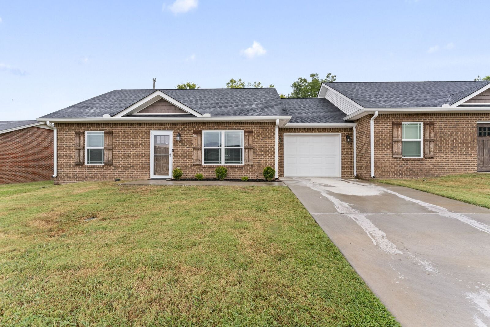 Property Photo: 109 Dogwood Ct TN 37160