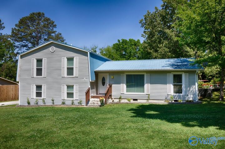 Property Photo: 511 Bain Drive AL 35803