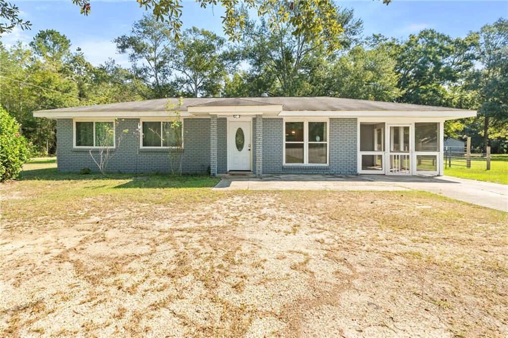 Property Photo: 65174 Highway 41 Highway LA 70452