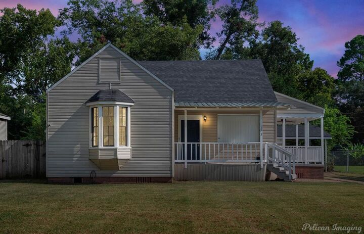 Property Photo:  153 Carrollton Avenue  LA 71105 