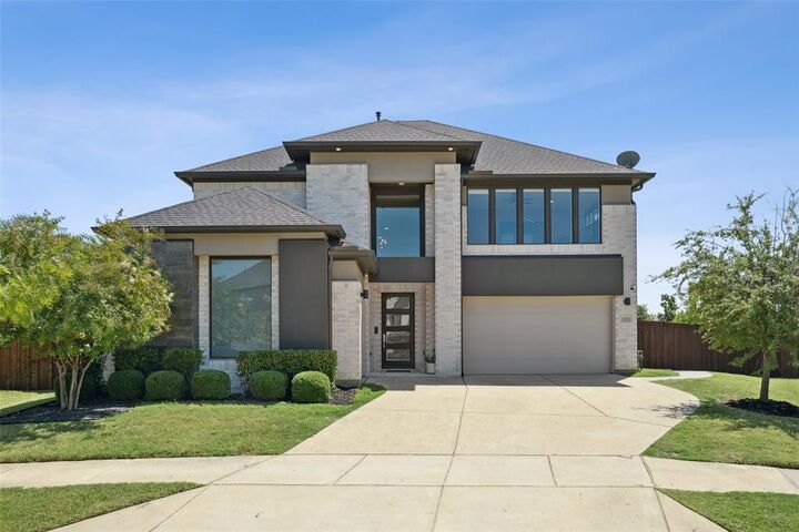 Property Photo:  5008 Statesman Lane  TX 75036 