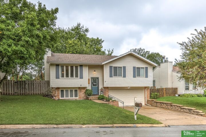 Property Photo: 4912 S 146th Circle NE 68137