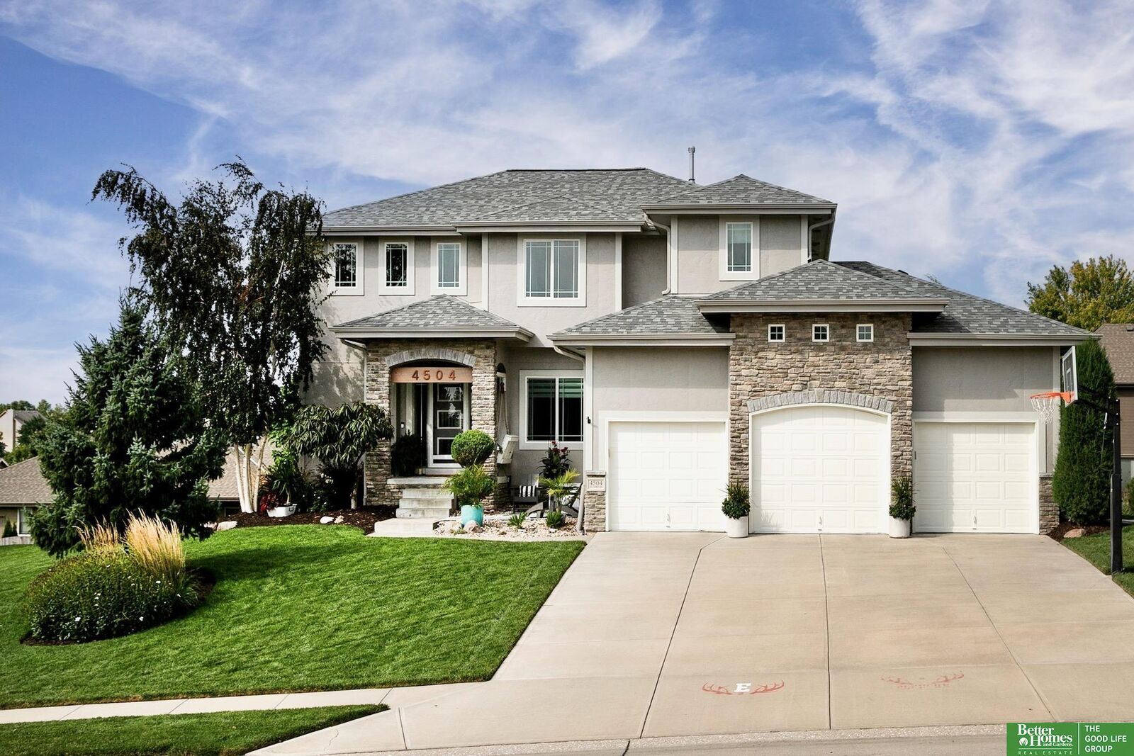 Property Photo: 4504 N 206th Street NE 68022