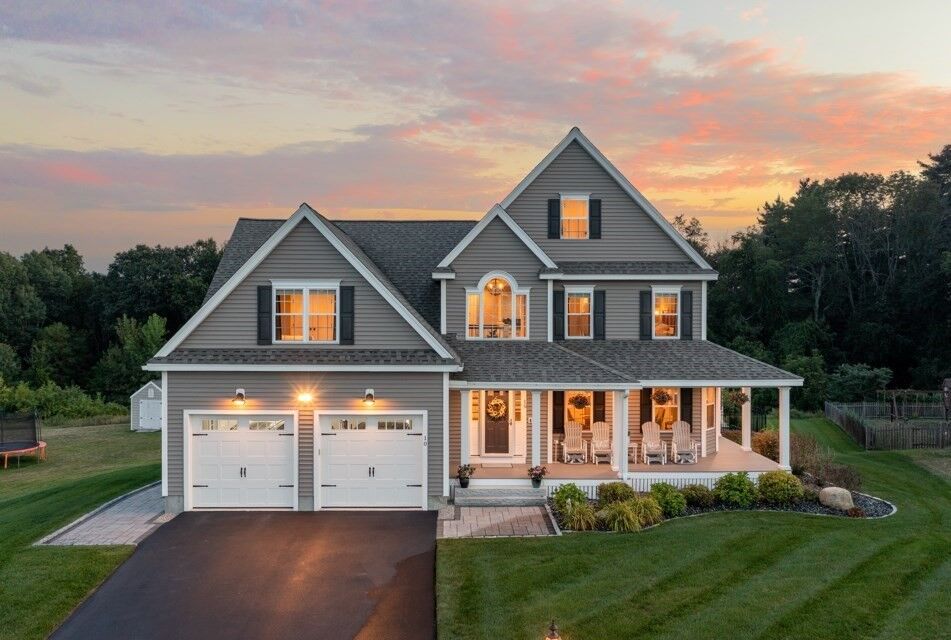 Property Photo: 10 Poplar Hill Circle MA 01860