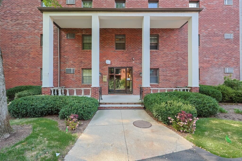 Property Photo: 16 Winter St 43B MA 02451