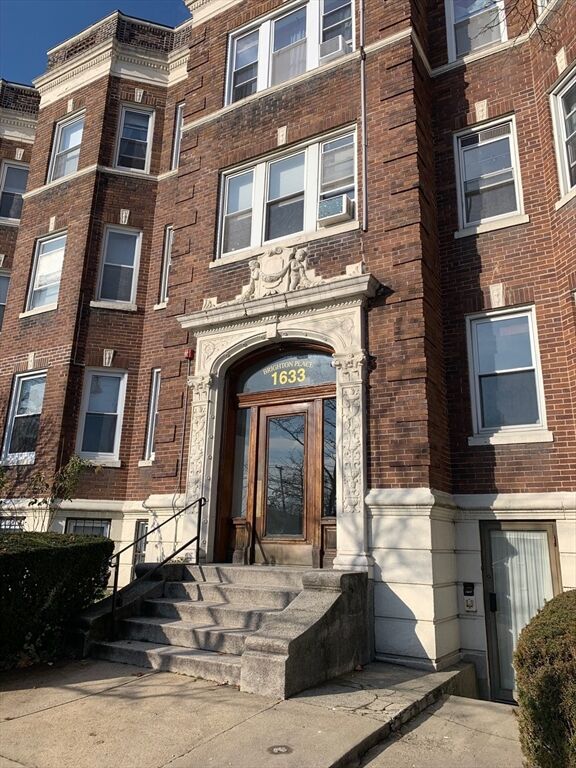 Property Photo:  1633 Commonwealth Ave 1  MA 02135 
