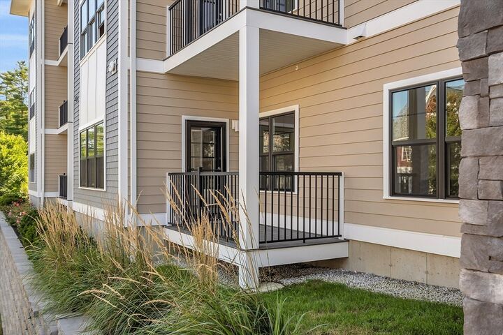 Property Photo:  55 Pointe Place 108  NH 03820 