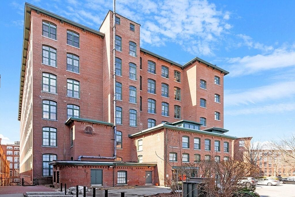 Property Photo:  200 Market Street 217  MA 01852 