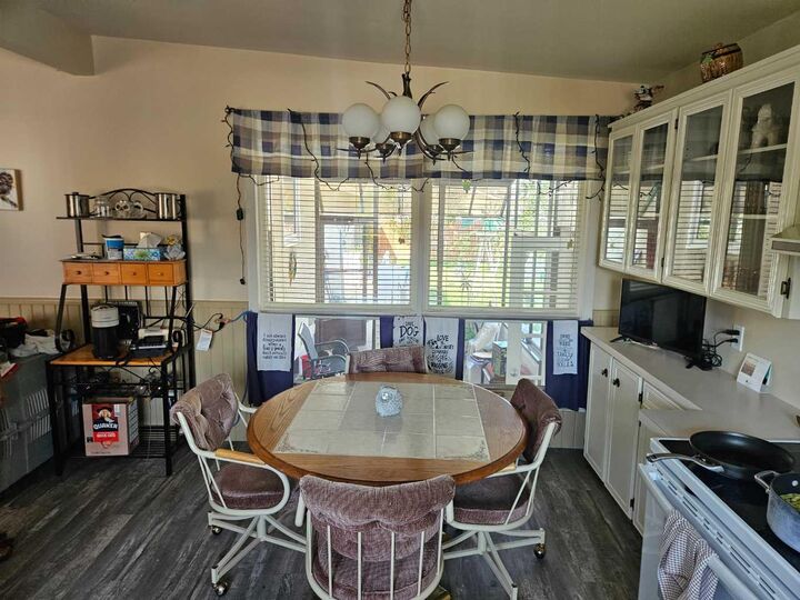 Property Photo:  2613 10 Avenue  AB T1H 1M2 