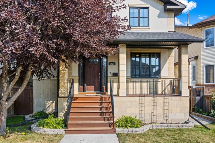 Photo de la propriété: 1428 2A Street NW AB T2M 2X4