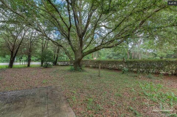 Property Photo: 7308 Mobile Hwy FL 32526