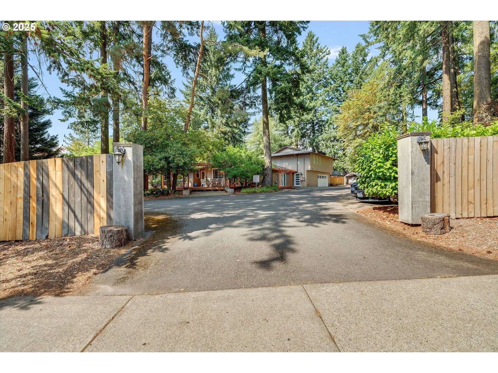 Property Photo:  8815 SW Oleson Rd  OR 97223 