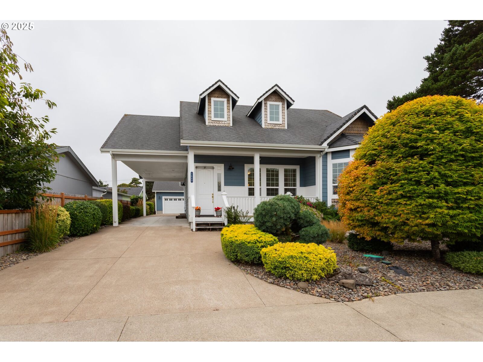 Property Photo: 1640 17th St OR 97439