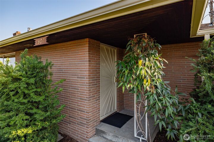 Property Photo: 1307 26th Street WA 98221