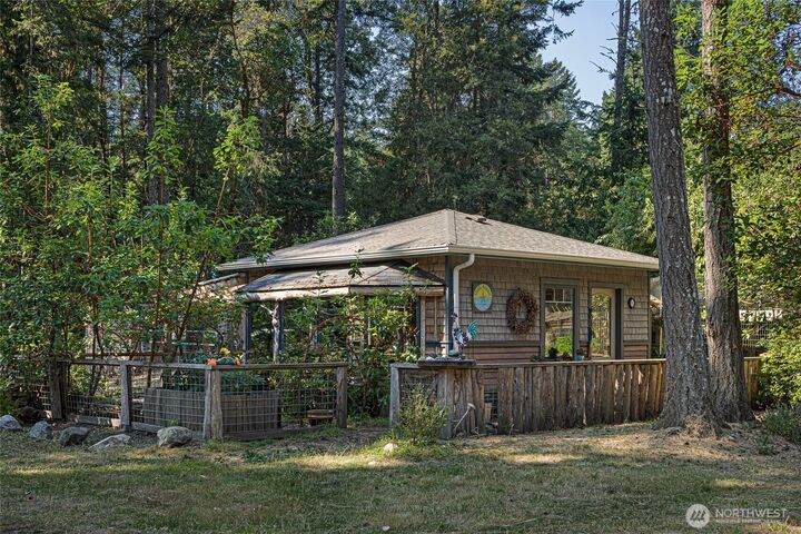 Property Photo: 25 Miner Lane WA 98250