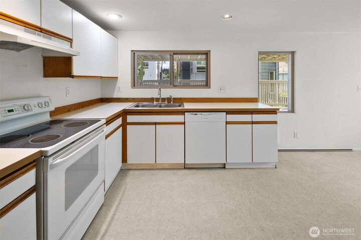 Property Photo: 6638 Corson Avenue S WA 98108