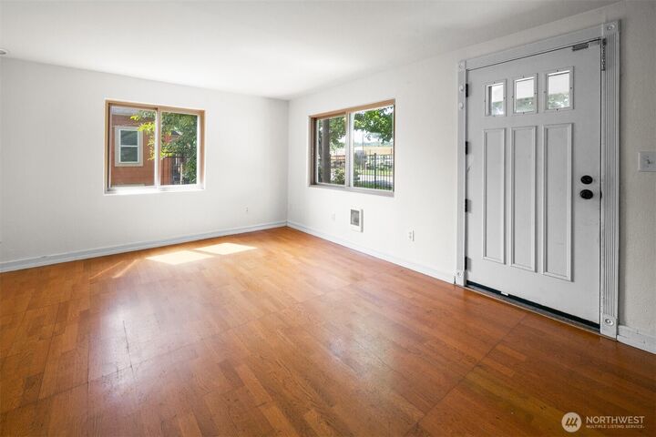 Property Photo: 6638 Corson Avenue S WA 98108