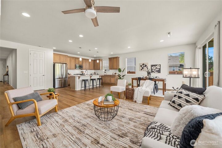 Property Photo:  770  McCauley Ave  WA 98321