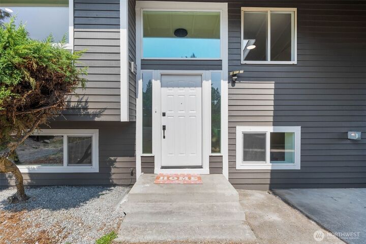 Property Photo: 4058 S 262nd WA 98032