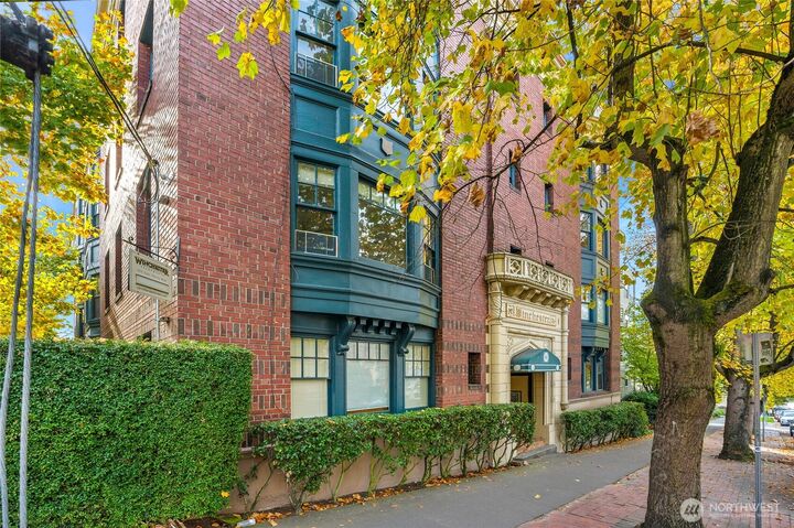 Property Photo:  605 E Denny Way  WA 98122 