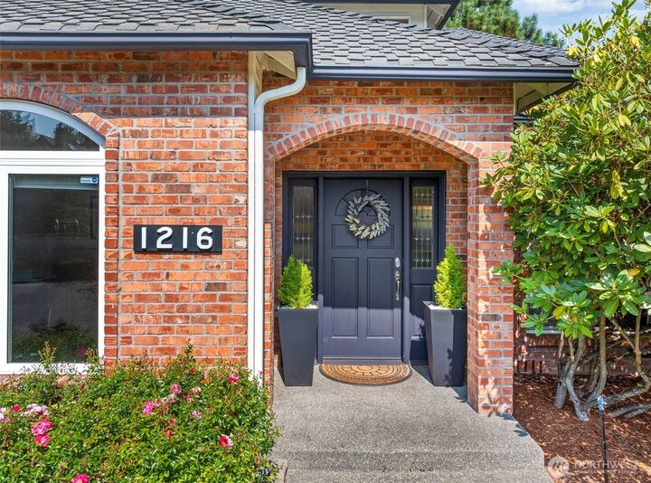 Property Photo:  1216 SW 331st Street  WA 98023 