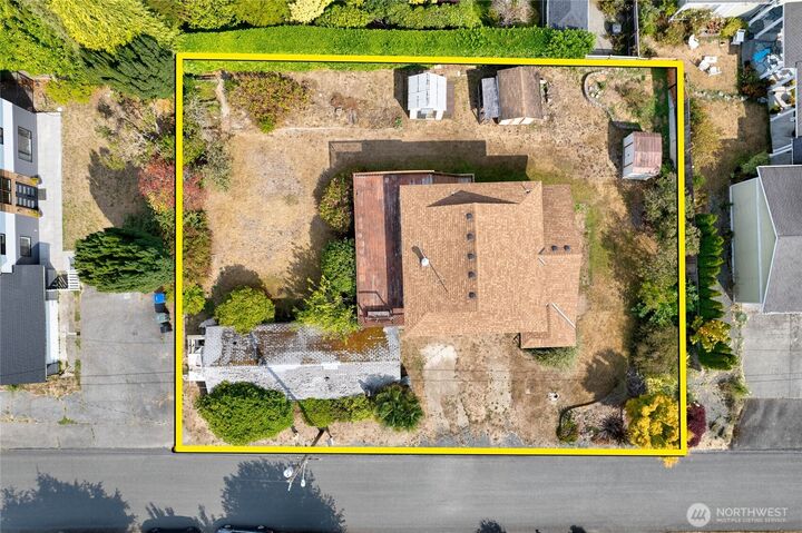 Property Photo:  831  Puget Drive  WA 98020 
