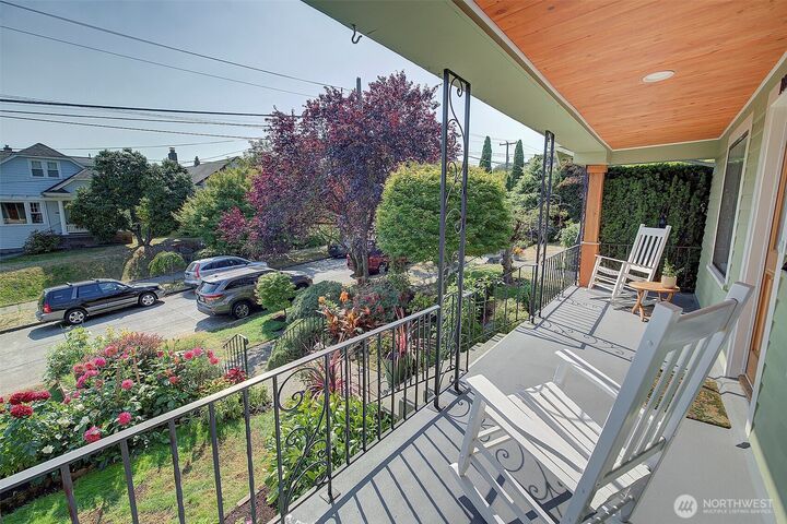 Property Photo:  1026 N 48th Street  WA 98103 