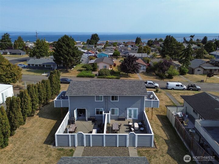 Property Photo: 1530 1532 W 7th Street WA 98363