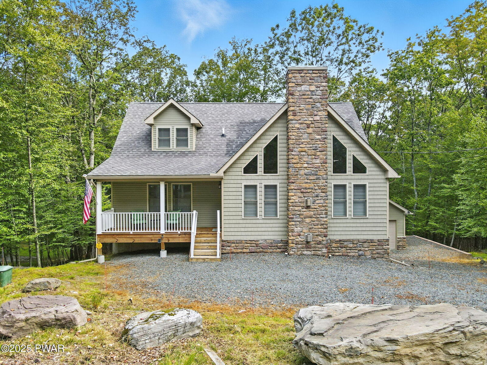 Property Photo: 118 Rainbow Drive PA 18435