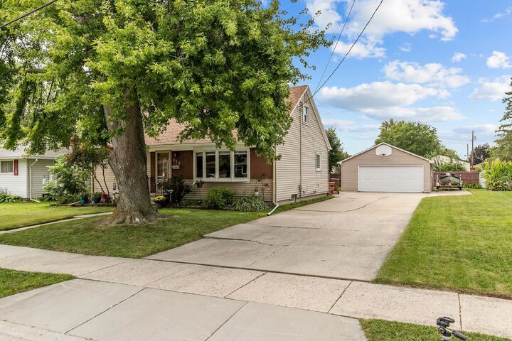 828 Arthur Street  Menasha WI 54952 photo