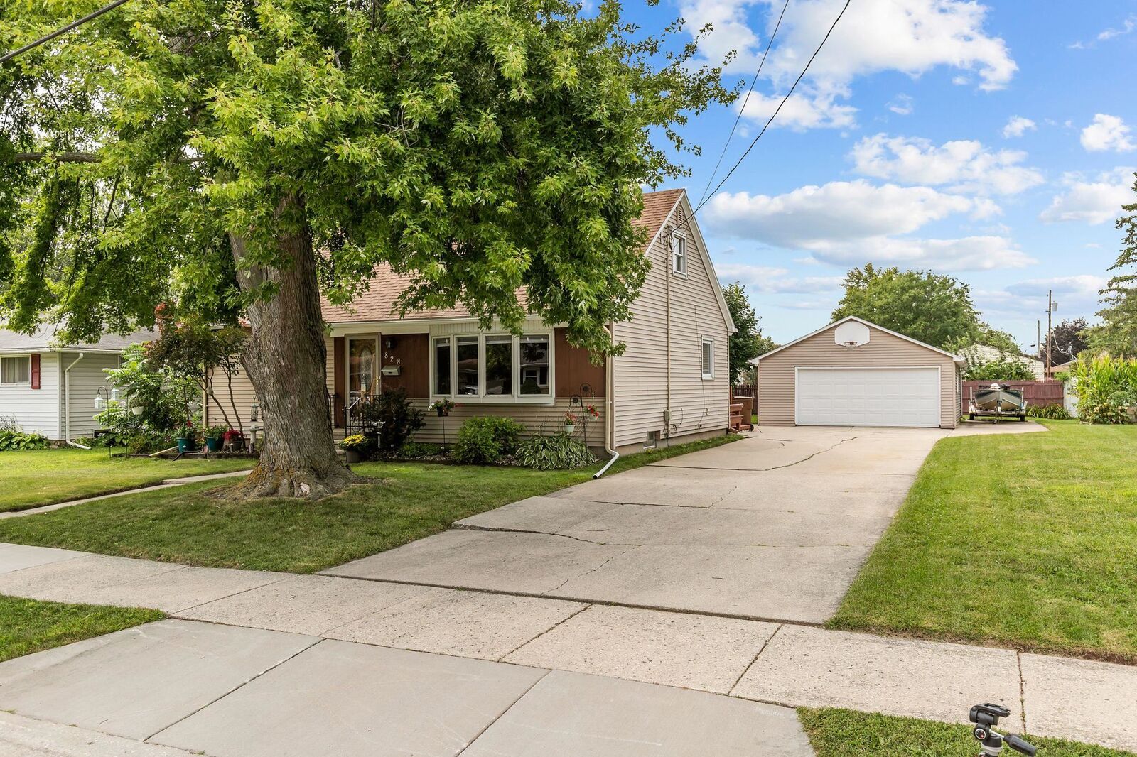 Property Photo: 828 Arthur Street WI 54952