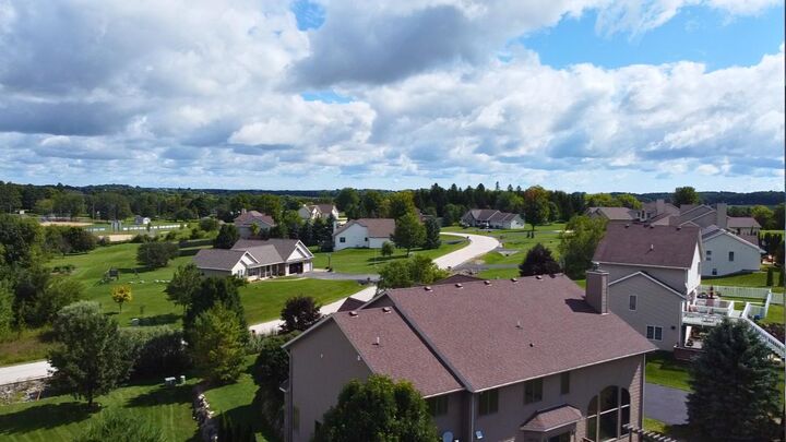 Property Photo:  585 Overlook Pass  WI 53021-9648 