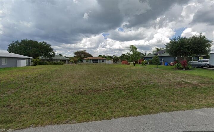 Property Photo: 2007 NE 27th Terrace FL 33909