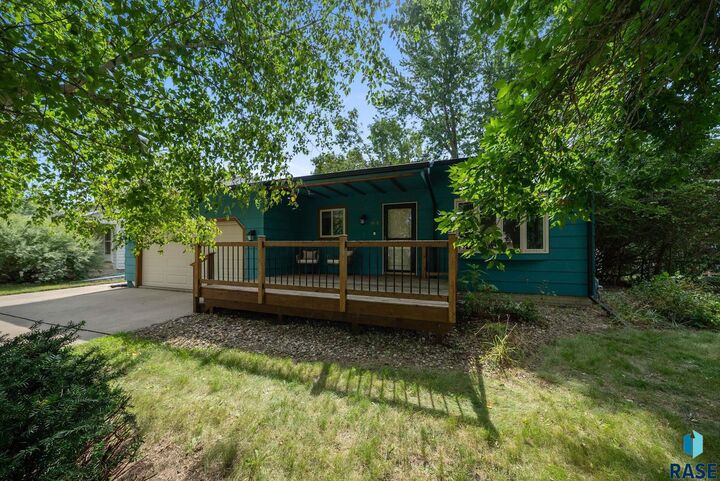 Property Photo: 4509 E Belmont St SD 57103