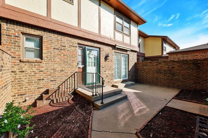Photo de la propriété:  8930 W Suncrest St  KS 67212 
