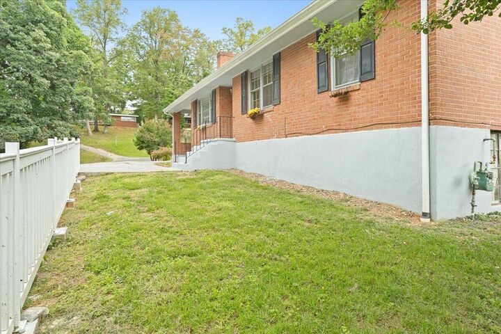 Property Photo: 1019 Silverwood Rd NW VA 24017