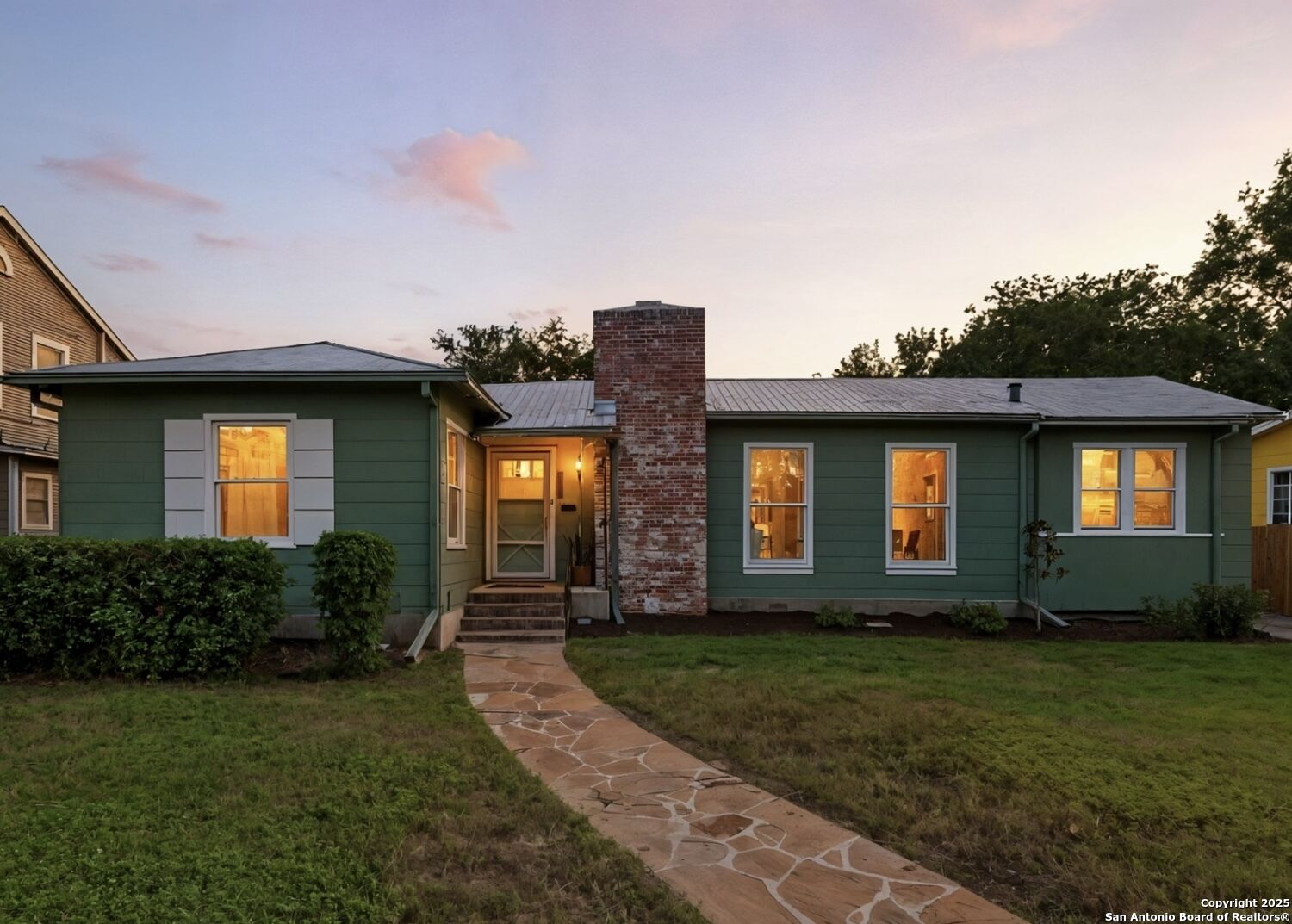 Property Photo: 224 Thorain TX 78212
