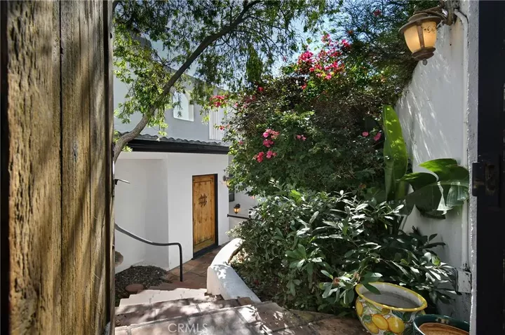 Property Photo:  8383 Wyndham Road  CA 90046 