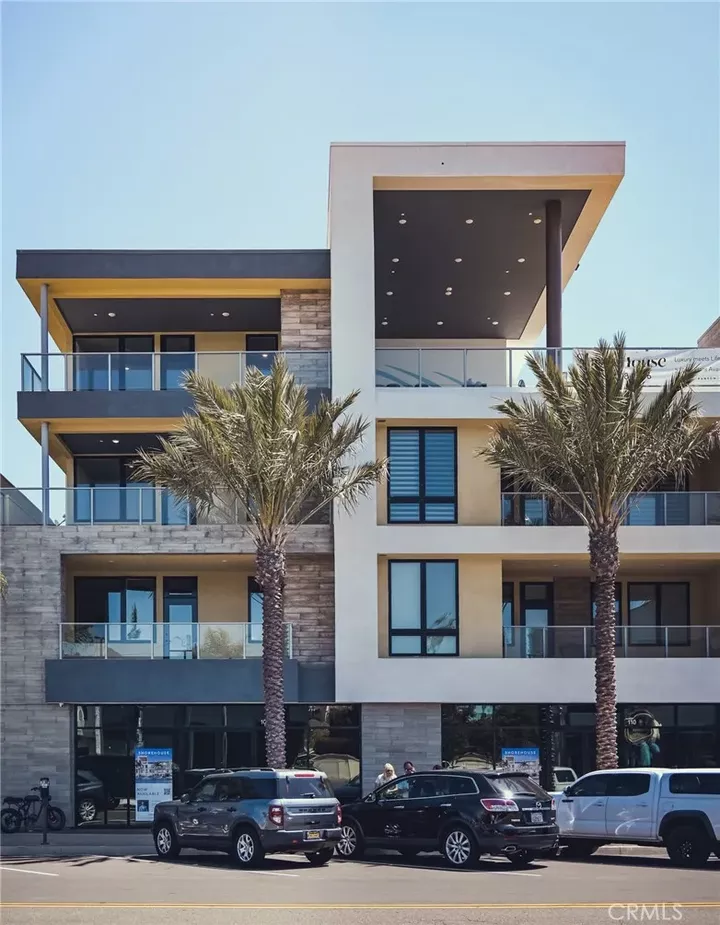 Property Photo: 414 Main Street 330 CA 92648