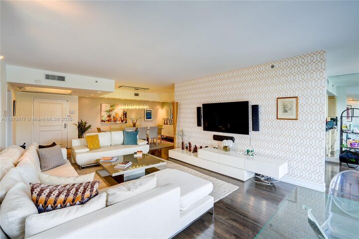 Property Photo:  2000 Island Blvd 710  FL 33160 