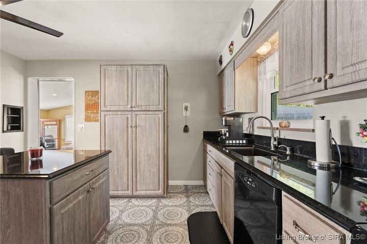 Property Photo:  823 Elmwood Avenue  IN 47150 