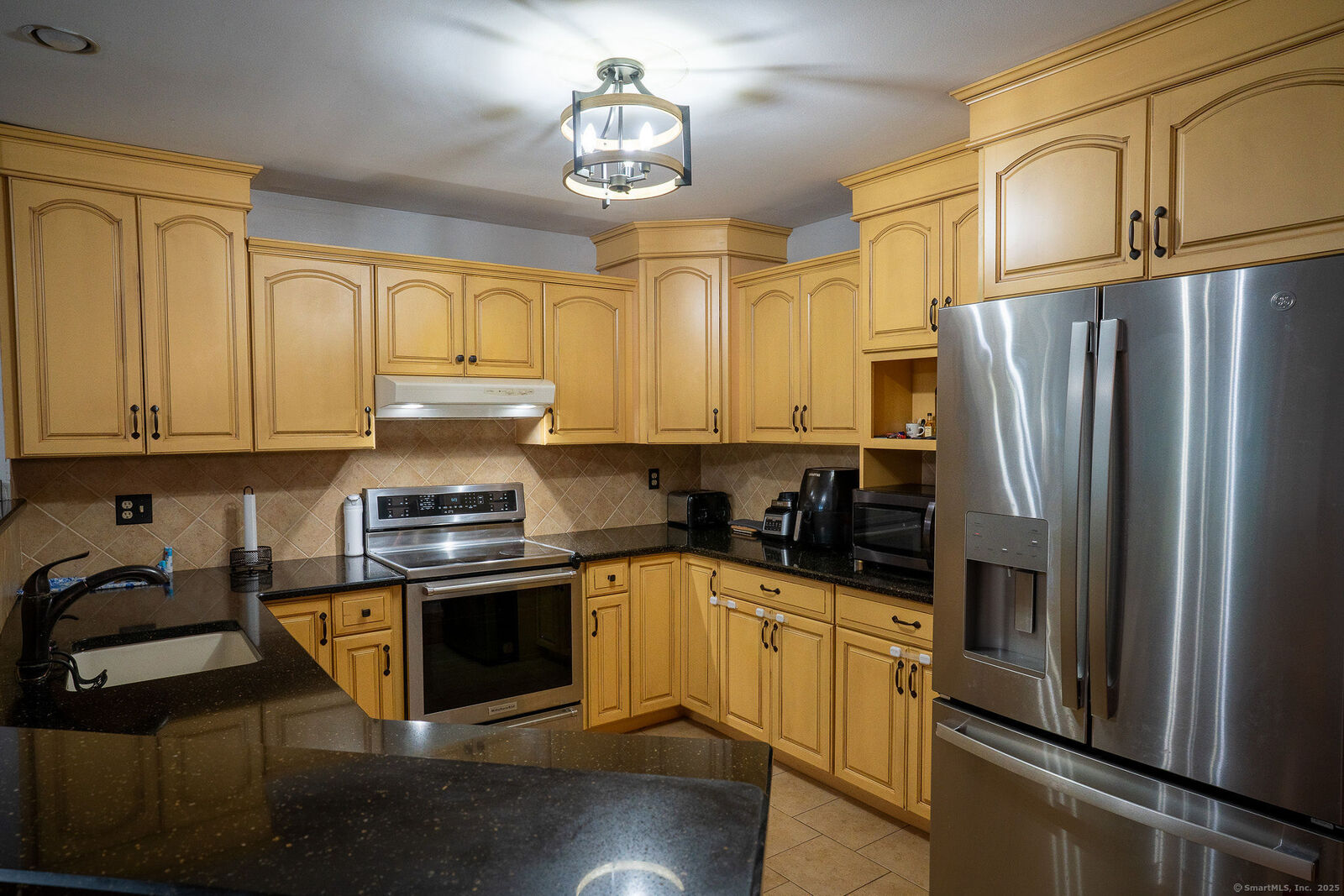 Property Photo:  2A Jeanette Street 28  CT 06811 