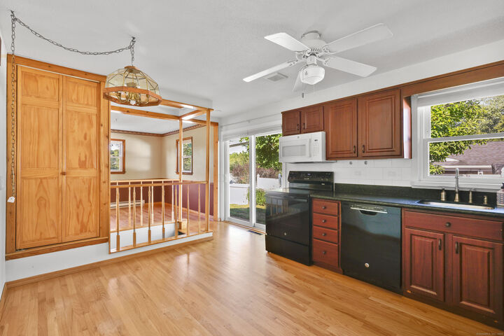 Property Photo:  93 Keats Road  CT 06451 