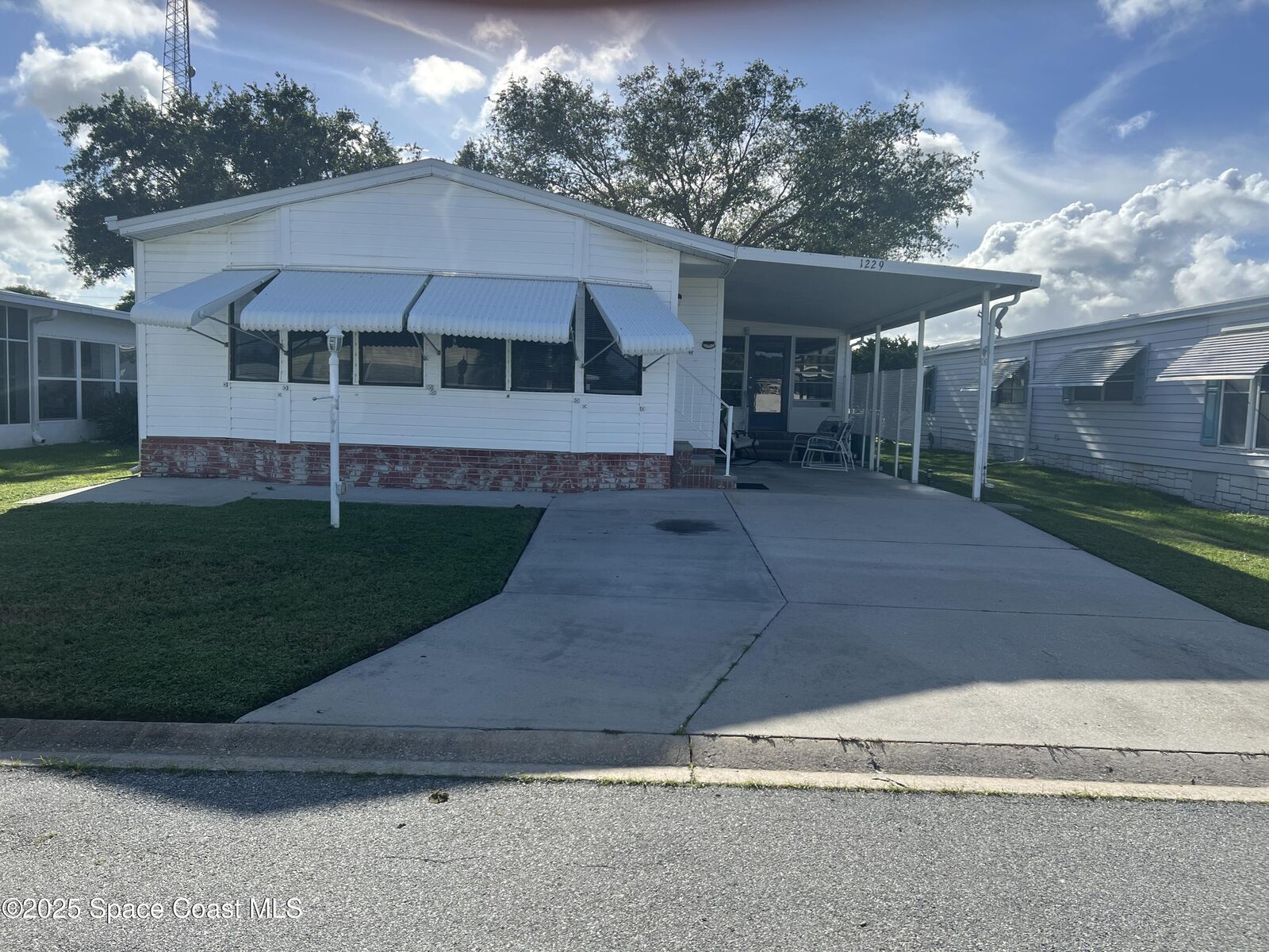 Property Photo: 1229 Calusa Drive FL 32976