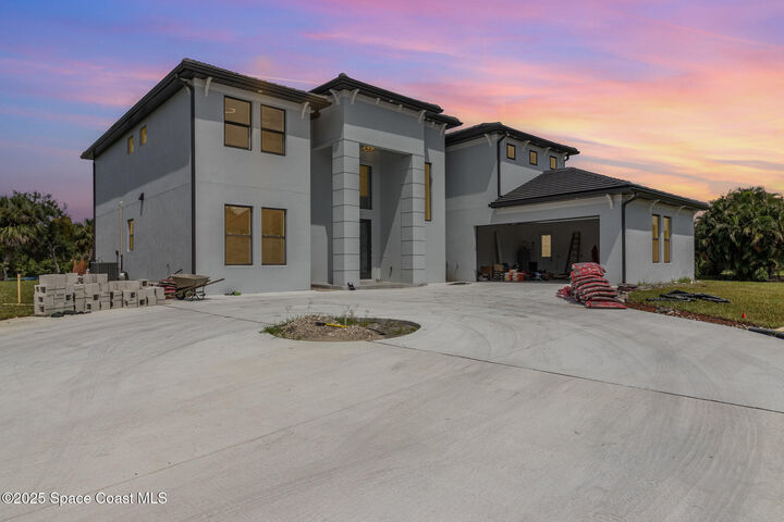 Property Photo: 5180 Calmes Way FL 32952