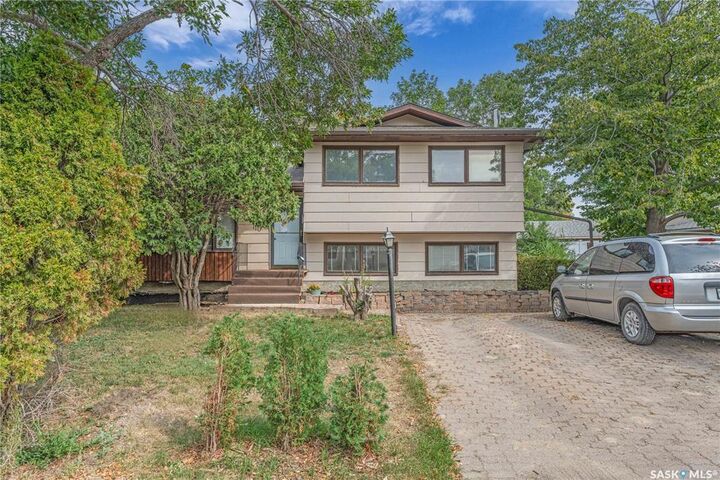 110 Salemka Crescent  Regina SK S4R 7S1 photo
