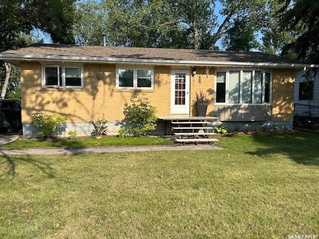 Property Photo: 307 1st Street W SK S0C 0S0