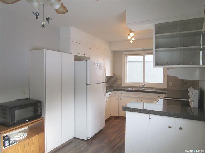 Property Photo:  504 4th Avenue E  SK S0H 0B0 